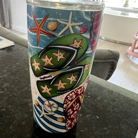Colorful Kauai Tumbler with Beach Design - Picture 2 of 3